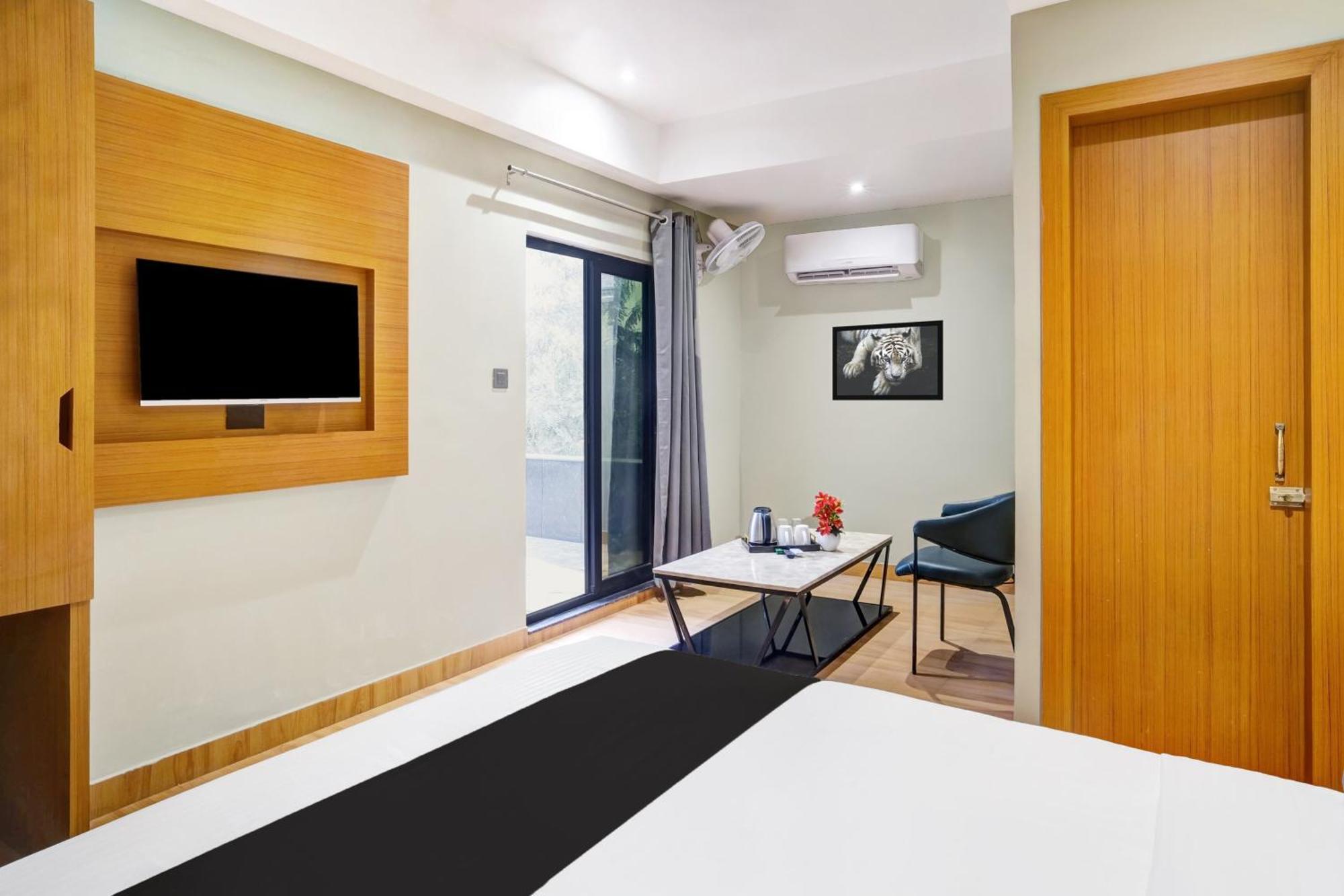 Townhouse Oak Sarusajai Stadium Dispur Exterior foto