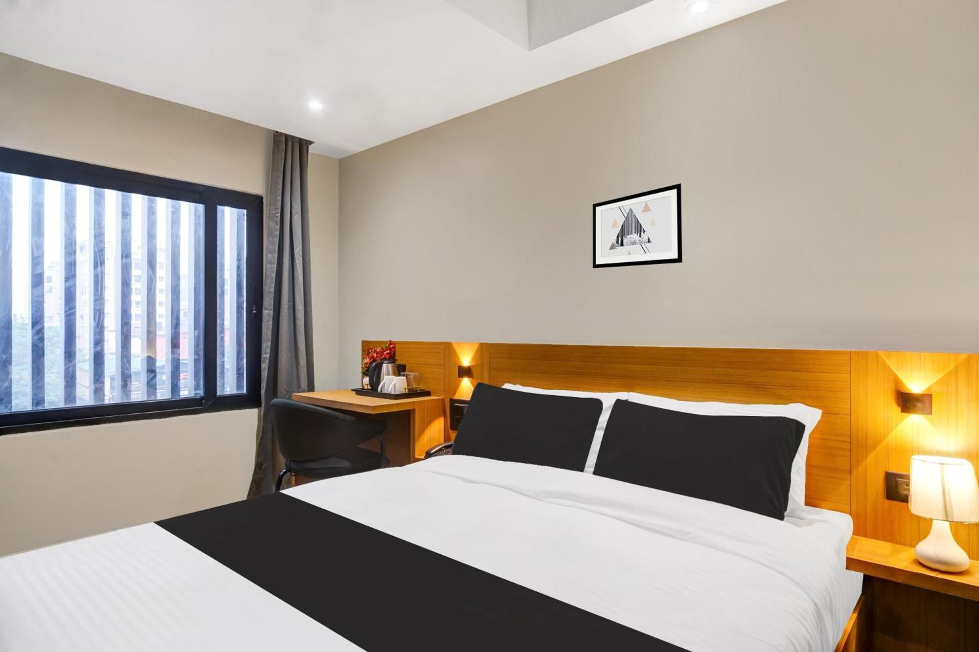 Townhouse Oak Sarusajai Stadium Dispur Exterior foto